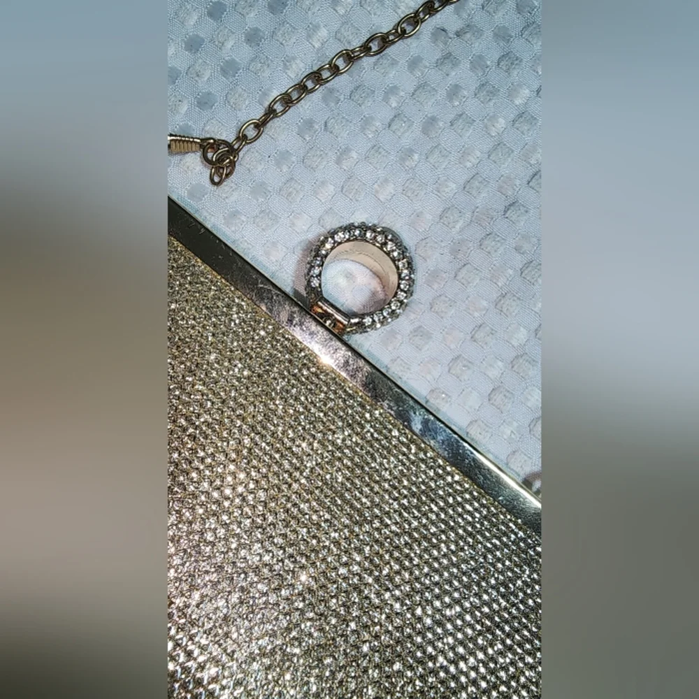 UNBRANDED EUC WOMEN'S EVENING GOLD TONE RHINESTONE CLUTCH WITH STRAP
